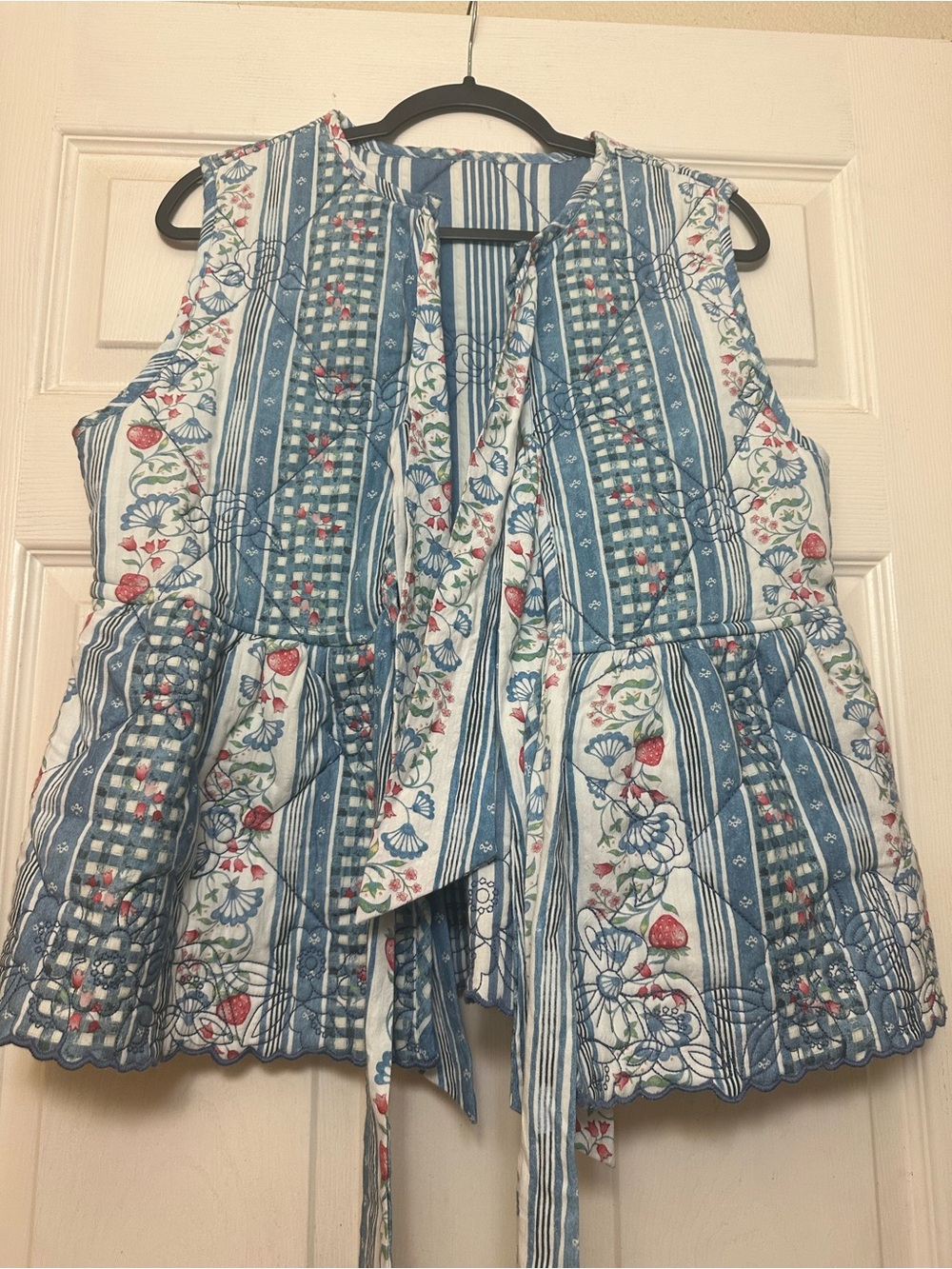 Women's Blue Striped Floral Tie-Front Blouse